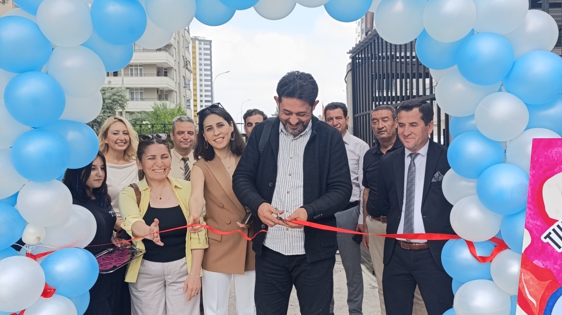 ŞENLİK TADINDA ROMAN KAHRAMANLARI GEÇİDİ VE RESİM SERGİMİZ